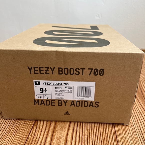 Adidas Yeezy Boost 700 Wave Runners - Picture 5 of 7